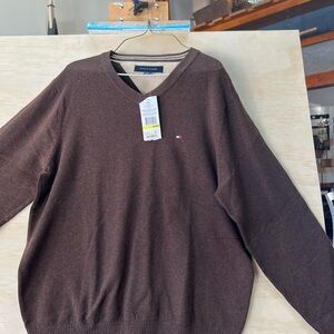 Tommy Hilfiger Men's Chocolate Brown V-Neck Sweater